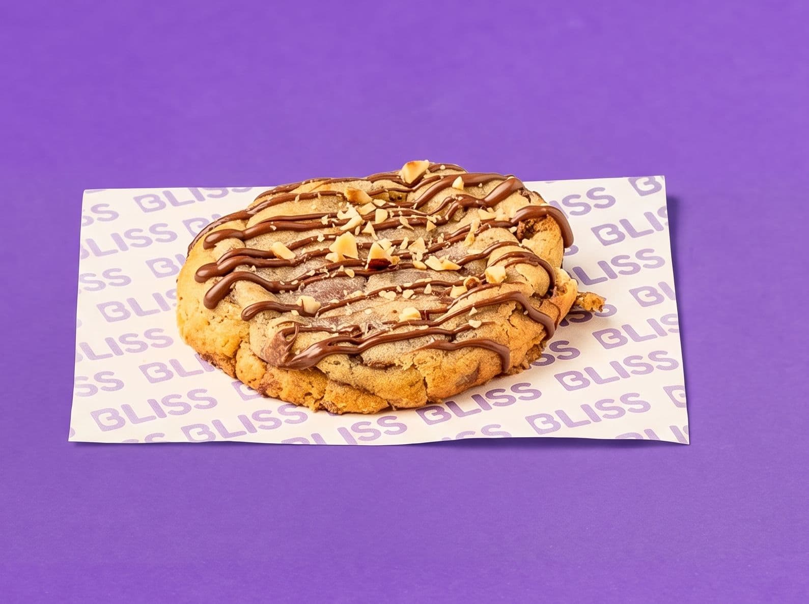 Cookie de vainilla con trozos de chocolate blanco y un corazón de Nutella que se derrite en cada bocado. Dulce, cremosa y pensada para los verdaderos fanáticos de la avellana.